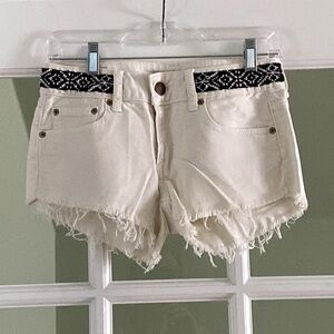 American Eagle White Stretch Fringe Jean Shorts Size 0